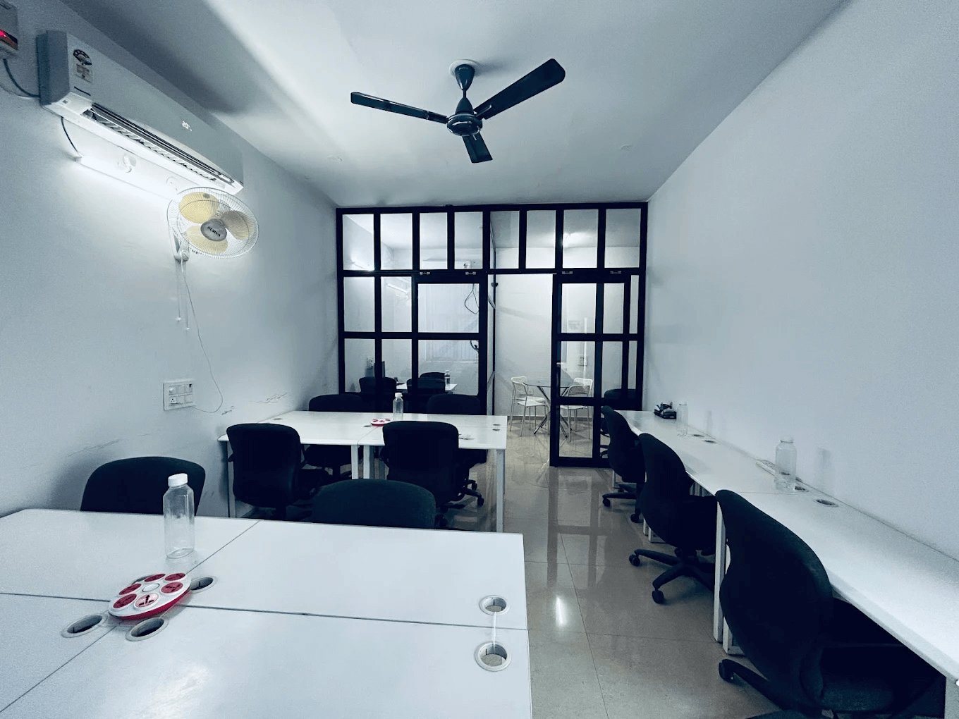 Narwat Coworking Space is an affordable coworking space in Faridabad with all basic amenities 1.